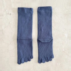 Luminous Silk Five Finger Crew Length Socks / Dark Blue - Yu-ito