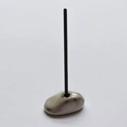Incense Holder Koishi / Haku (White) - (ki:ts) X Kaoru Pottery