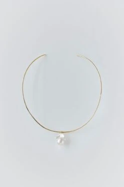 LYNN - ONE OF A KIND BAROQUE PEARL NECK CUFF / Gold - Margaret SMITH