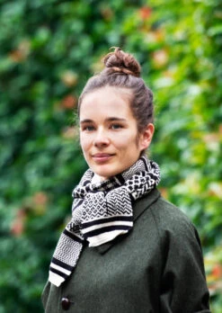 Multi Jacquard Sockstole Scarf / Ivory & Black - ROTOTO -Ki:ts Shop MultiJacquardSockstoleScarf 01