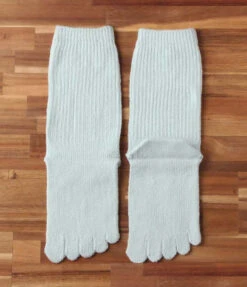 Smooth Silk Five Finger Room Socks / Mint Green - Yu-ito