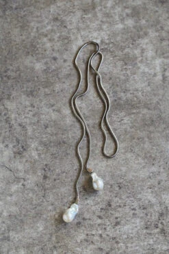 SNAKE CHAIN BELT WITH BAROQUE PEARLS / Silver - Margaret SMITH