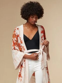 Alice - White / Silk Kimono Robe - KAYLL -Ki:ts Shop alicelongSilkflowerprintedkimonoluxuryresortwearorange3