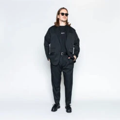 Tapered Cropped Trousers / Black - (ki:ts) X WWS -Ki:ts Shop image 542a37d5 dbbf 4b6d 8aab 6df0842e861f