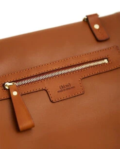 Postman / Caramel - (ki:ts) -Ki:ts Shop image fbe4d1d2 5130 43ed 9e7b 6751d2cdce2e