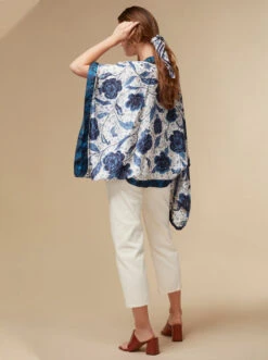 Florence - Blue / Silk Kimono Top - KAYLL -Ki:ts Shop kayllflorencesilkfloralprintedkimonotopluxuryresortwearblue5 H960